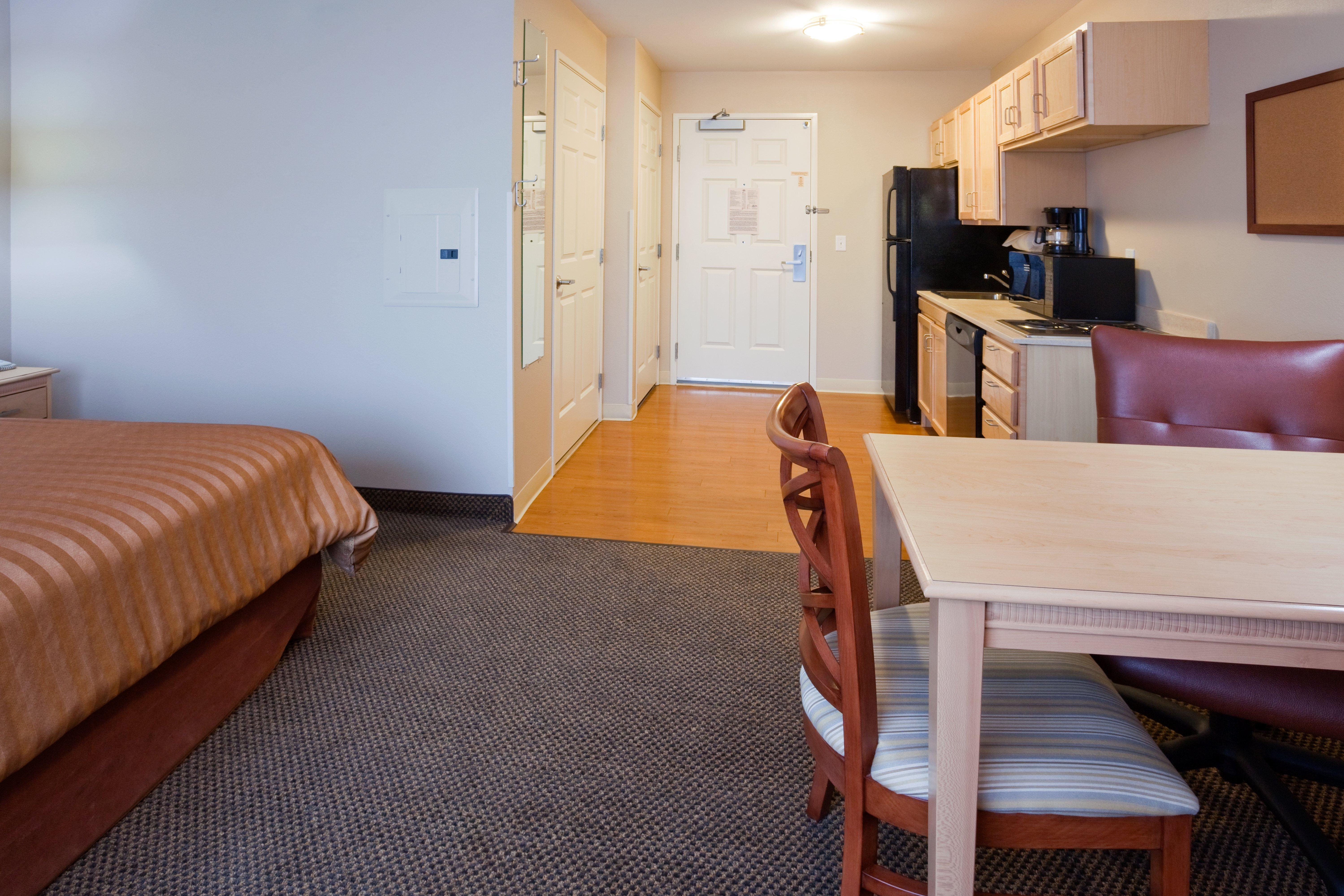 Candlewood Suites Milwaukee Brown Deer, an IHG Hotel Buitenkant foto