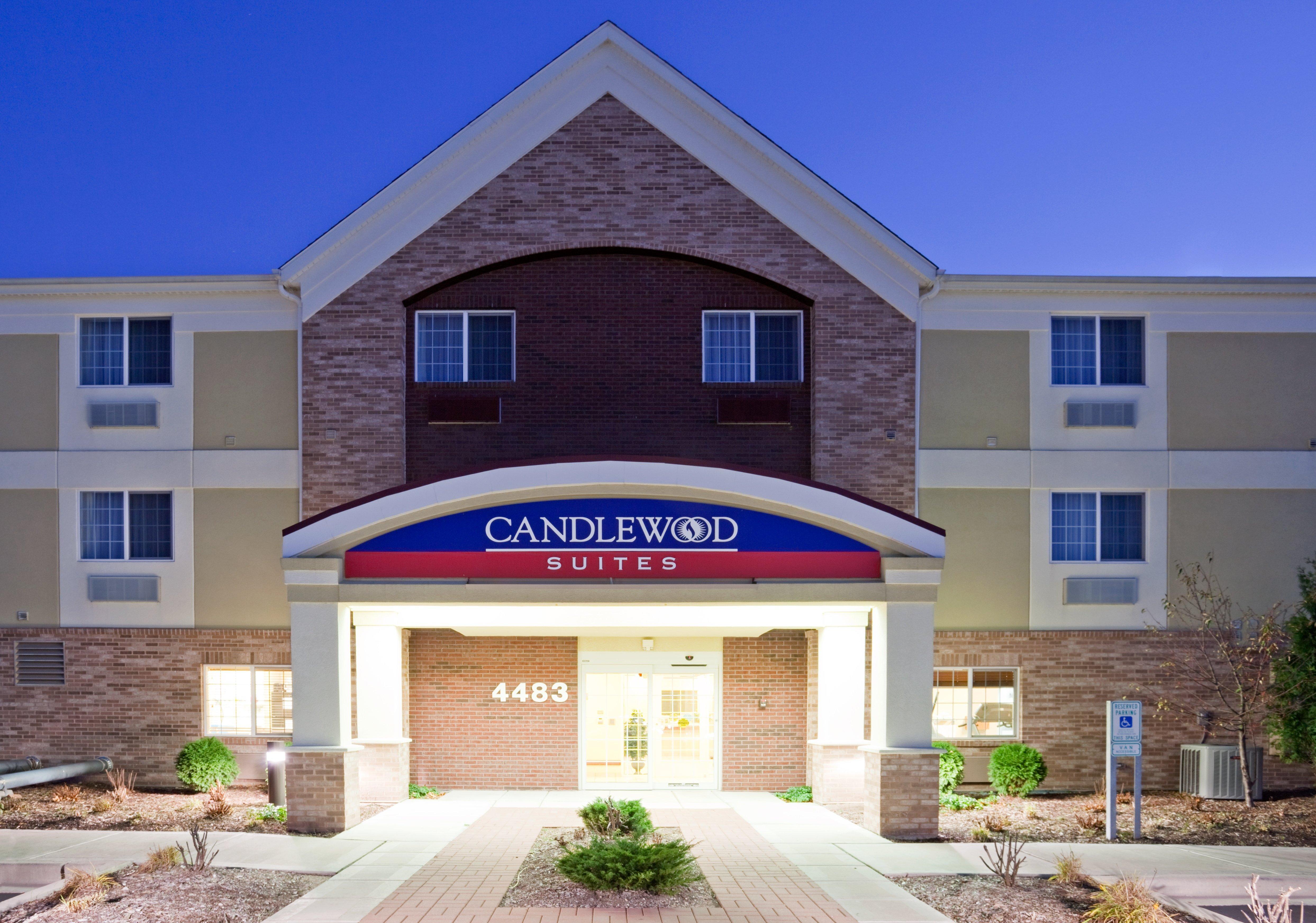 Candlewood Suites Milwaukee Brown Deer, an IHG Hotel Buitenkant foto