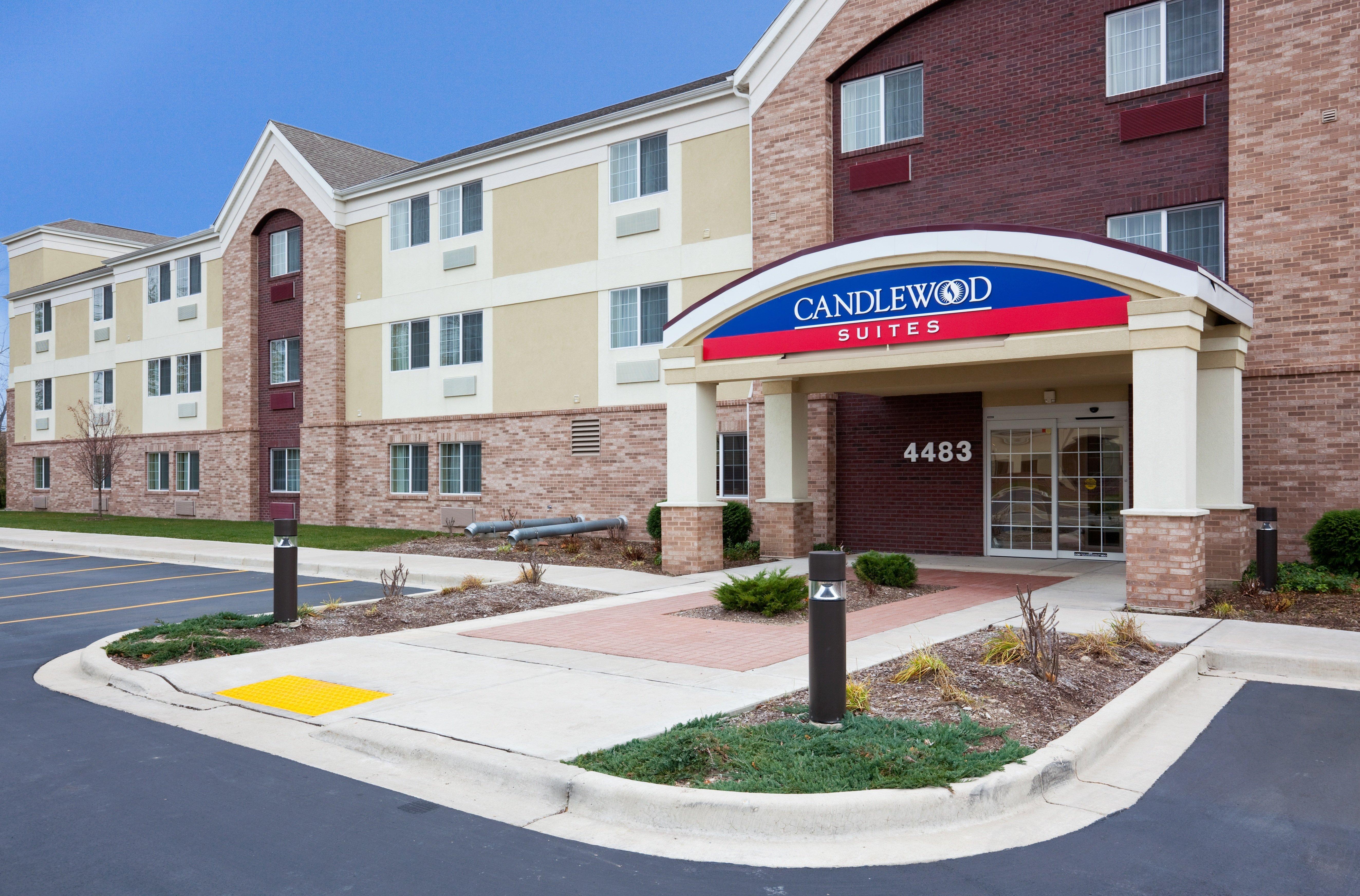 Candlewood Suites Milwaukee Brown Deer, an IHG Hotel Buitenkant foto